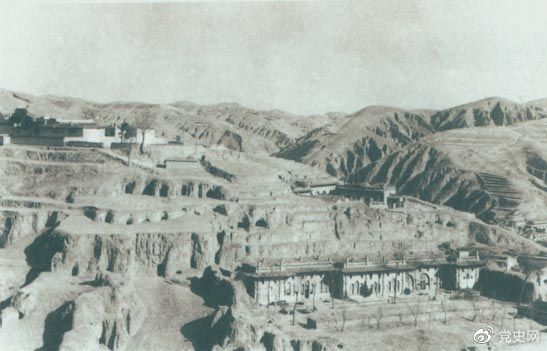 1947年12月25日至28日，中共中央在陜北米脂楊家溝召開(kāi)擴(kuò)大會(huì)議（十二月會(huì)議）。圖為會(huì)議會(huì)址。